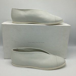 NIB Victoria Beckham Sz 39 Leather Flat Shoe